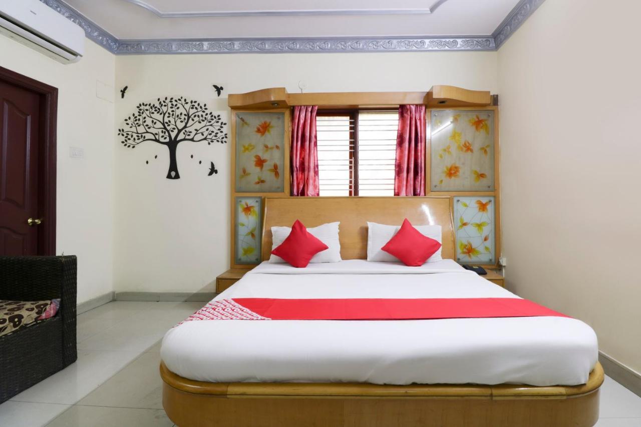Oyo 71675 New Aishwarya Comforts Hotel Bangalore Eksteriør billede