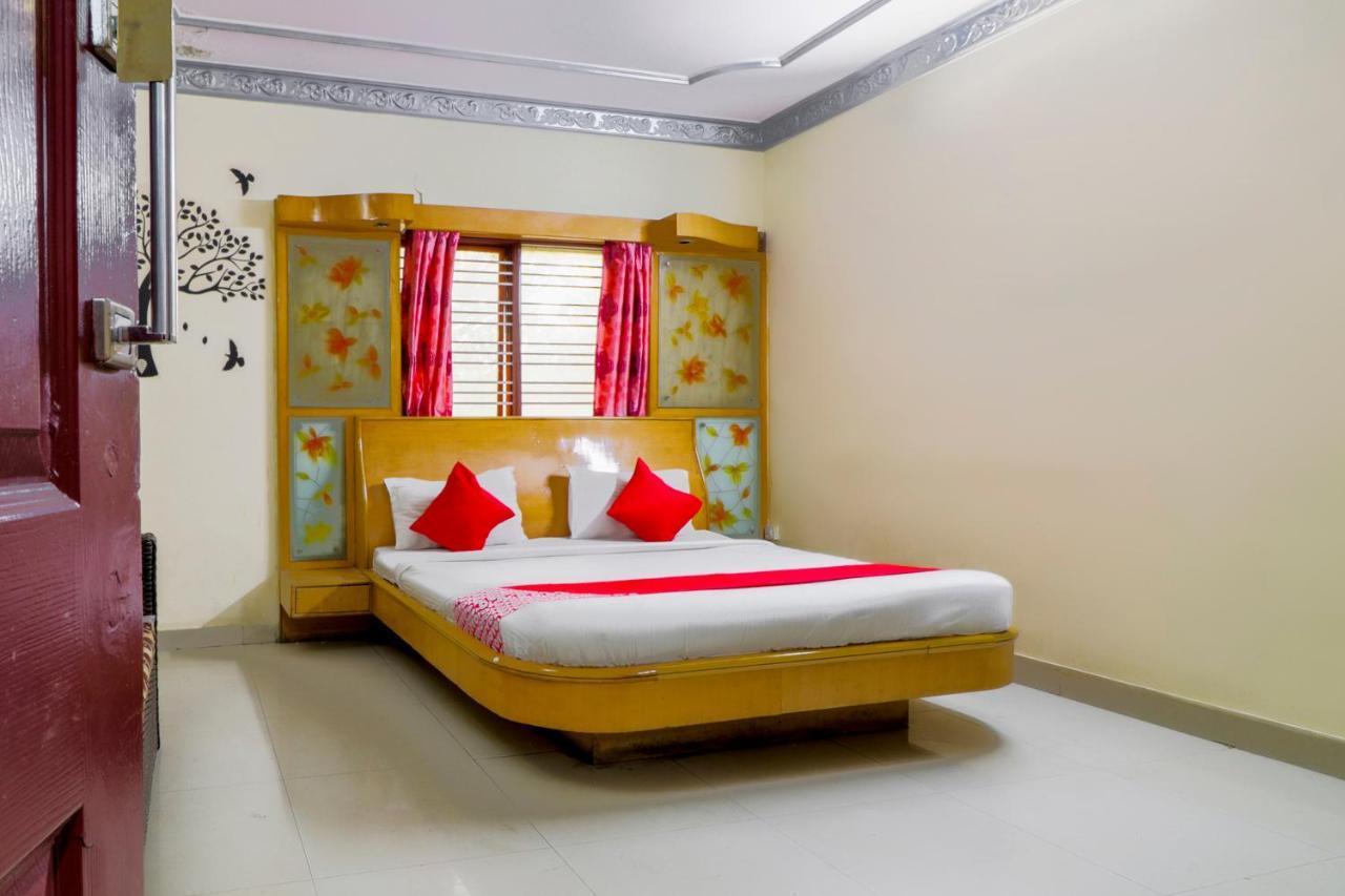 Oyo 71675 New Aishwarya Comforts Hotel Bangalore Eksteriør billede
