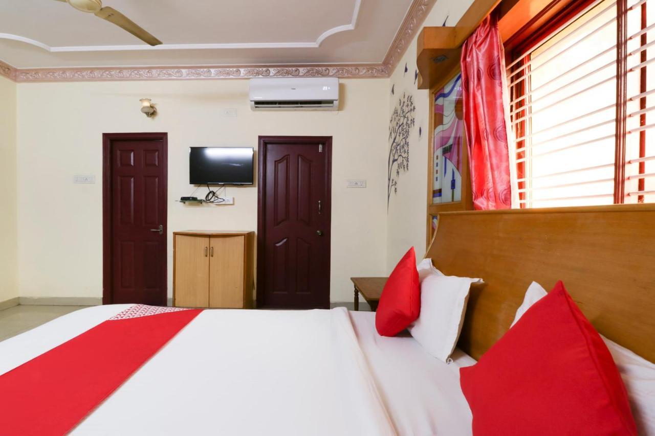 Oyo 71675 New Aishwarya Comforts Hotel Bangalore Eksteriør billede